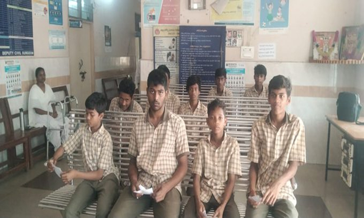 విశాఖ బీసీ గురుకులంలో దారుణం..