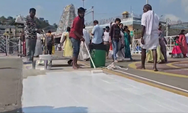 తిరుమలలో భానుడి భగభగ..