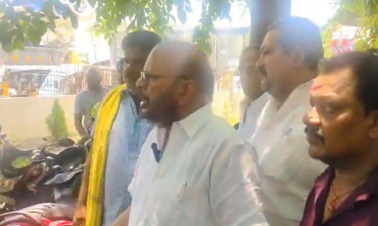 ఎక్క‌డ నుంచో ద‌త్త‌త‌కు రాలేదు!