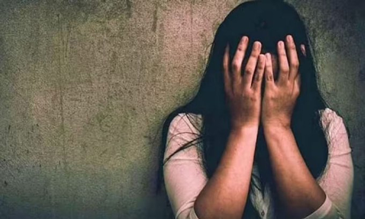 ఏపీలో దారుణం..కూతురు వరుస బాలికపై!
