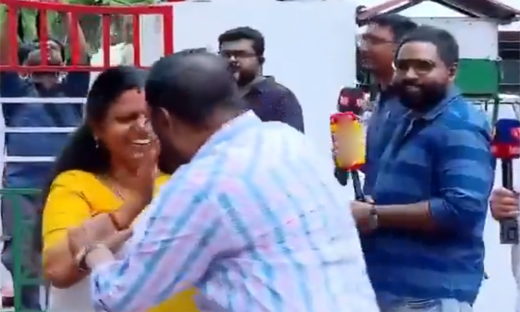 మహిళా ఎమ్మెల్యేతో కాంగ్రెస్ నేత అసభ్య ప్రవర్తన
