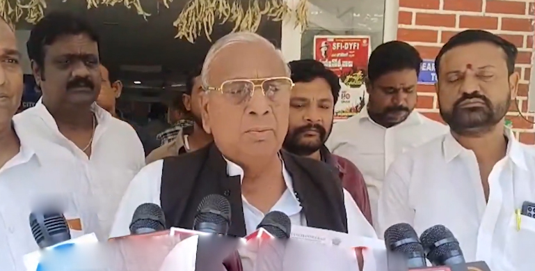 ప్రధాని మోదీపై వీహెచ్‌ ఫిర్యాదు
