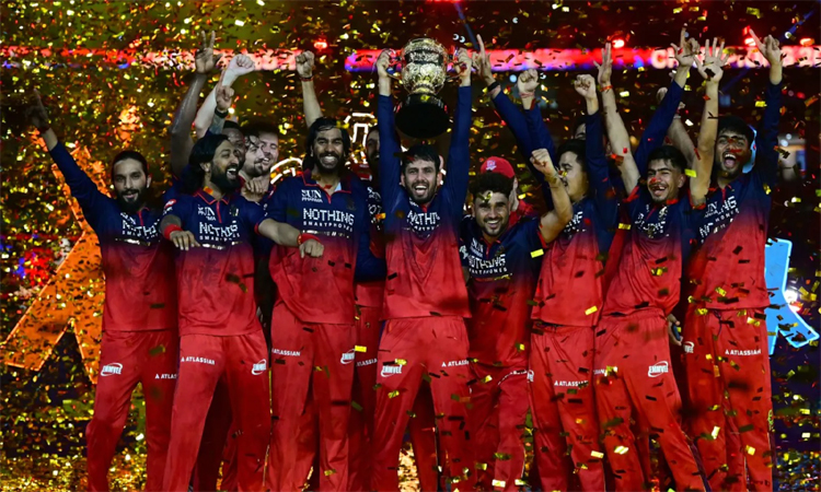 కోహ్లి విశ్వరూపం..RCBకి సెకండ్ టైటిల్