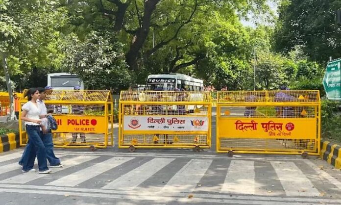 delhi-lockdown-cjp-protest-restrictions-metro-trains-cancelled