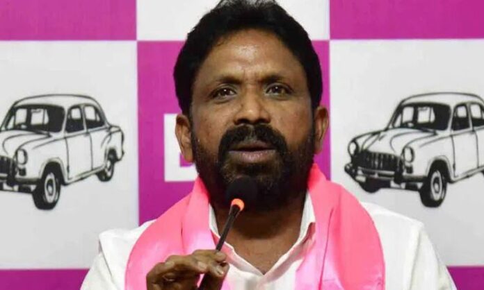 errolla-srinivas-criticizes-revanth-reddy-water-beer-companies-crop-loss