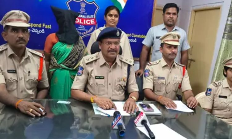 వివాహేతర సంబంధం.. నిద్రిస్తున్న భర్తపై పెట్రోల్ పోసి..