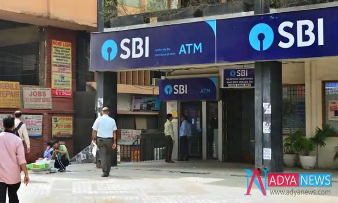 India's biggest Bank Cautioning ATM Users To be Aware of Criminals