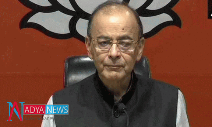 Arun-Jaitley-Left-Himself-F