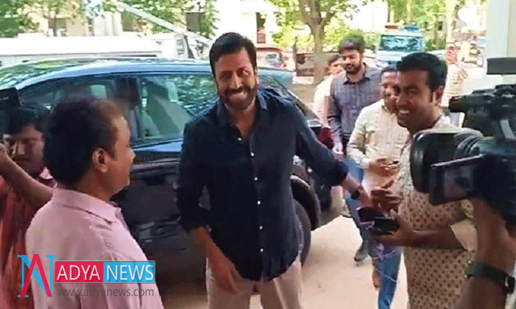 At Last Ravi Prakash Himself Surrenders To police