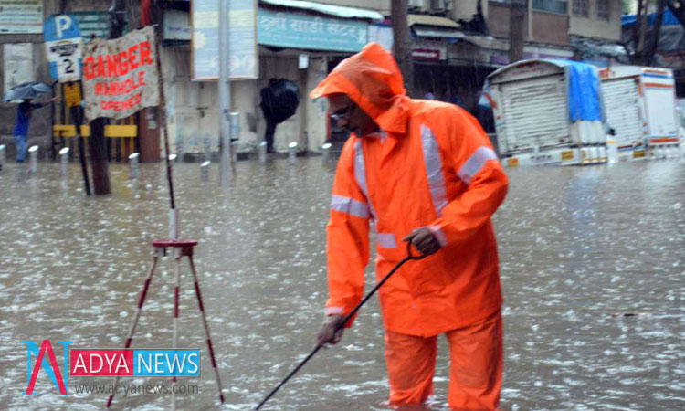 Mumbai Stopped All Services Except Emergency Services Over Heavy Rainfall