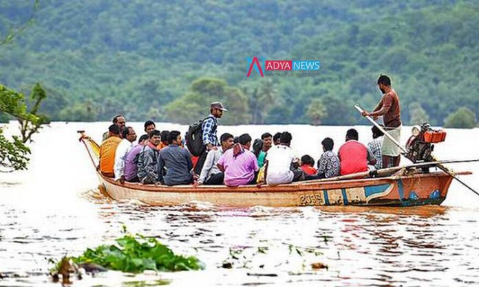 Godavari River Crosses Danger Limit In AP....Many people Moved to Safe Place