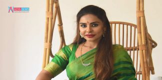 Sri Reddy Targets Trisha Bathing Video